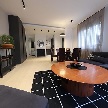 Modern Apartment In The Heart Of بلغراد المظهر الخارجي الصورة