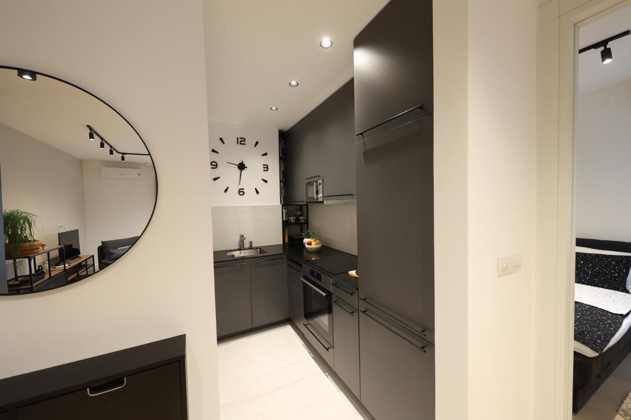 Modern Apartment In The Heart Of بلغراد المظهر الخارجي الصورة