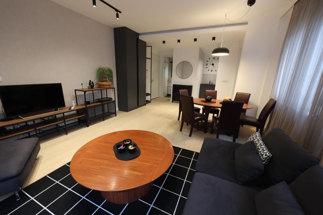 Modern Apartment In The Heart Of بلغراد المظهر الخارجي الصورة