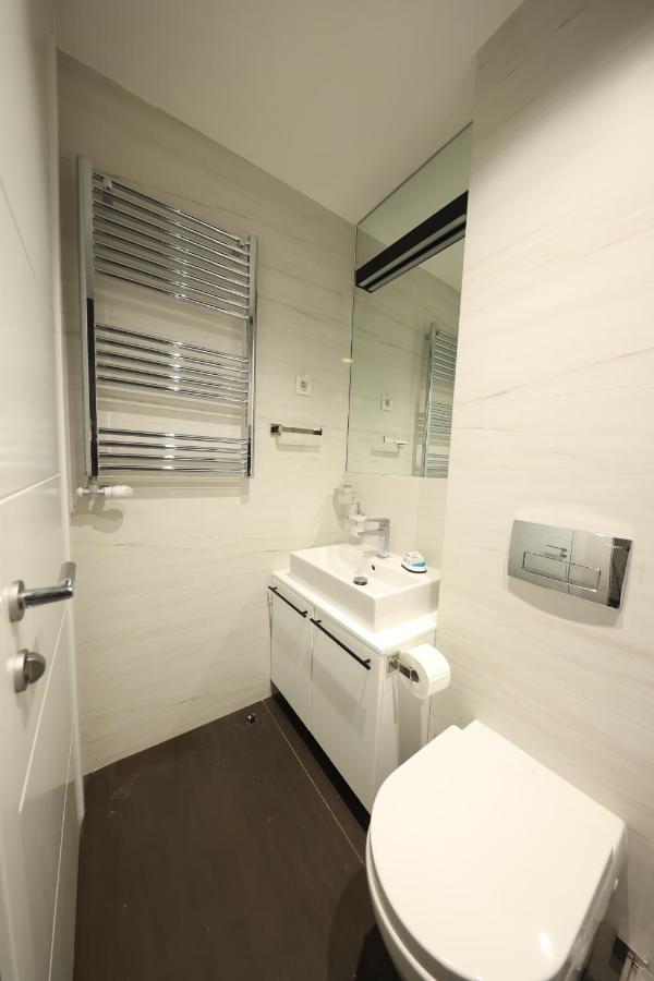 Modern Apartment In The Heart Of بلغراد المظهر الخارجي الصورة
