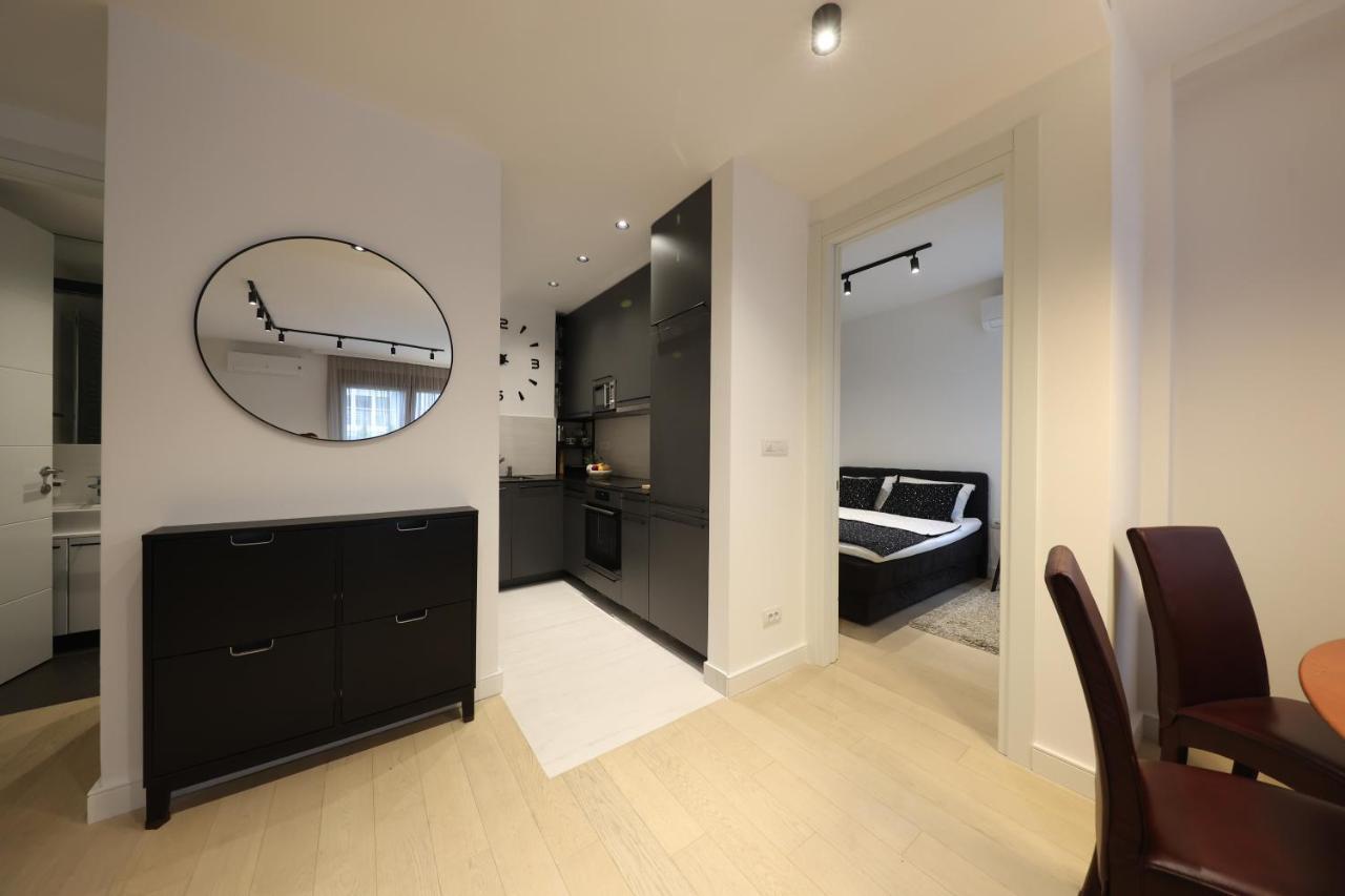 Modern Apartment In The Heart Of بلغراد المظهر الخارجي الصورة