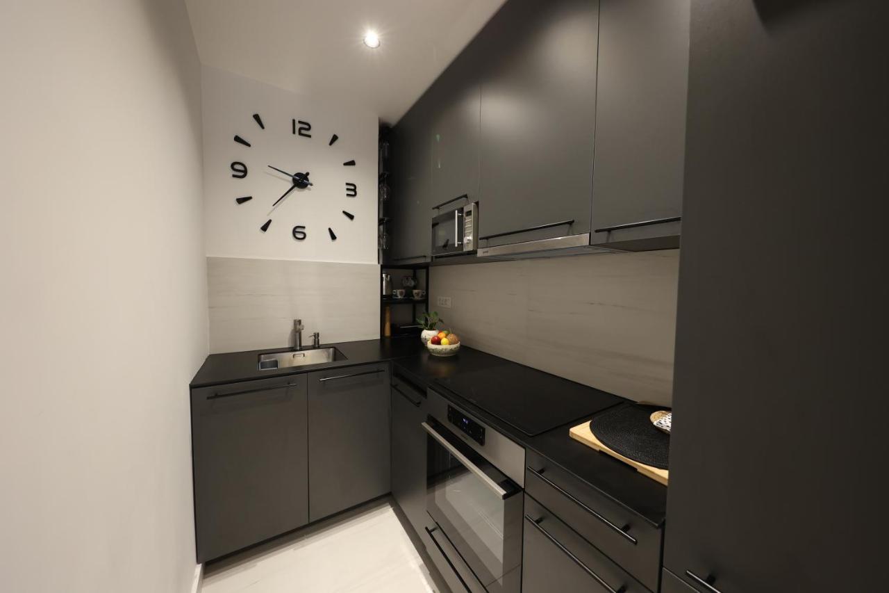 Modern Apartment In The Heart Of بلغراد المظهر الخارجي الصورة