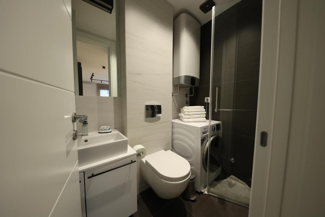 Modern Apartment In The Heart Of بلغراد المظهر الخارجي الصورة