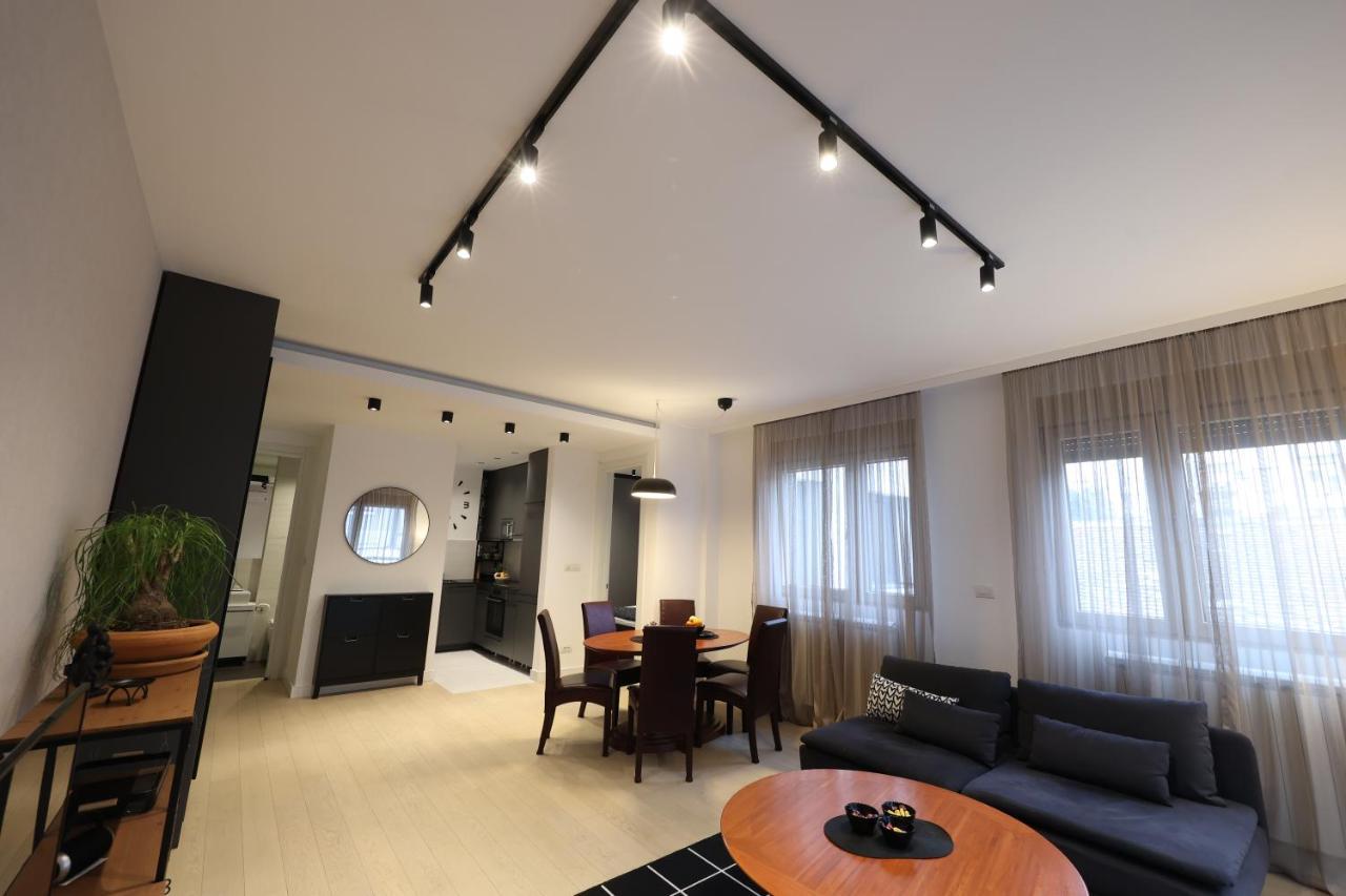 Modern Apartment In The Heart Of بلغراد المظهر الخارجي الصورة